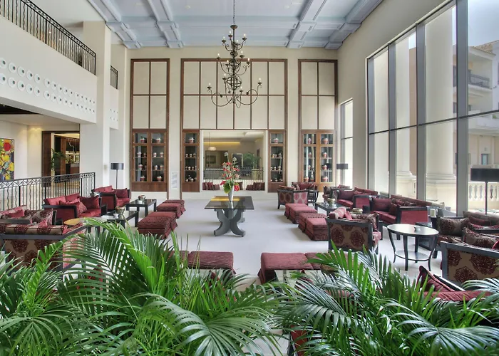 Hotel con tenis: Doubletree By Hilton La Torre Golf Resort