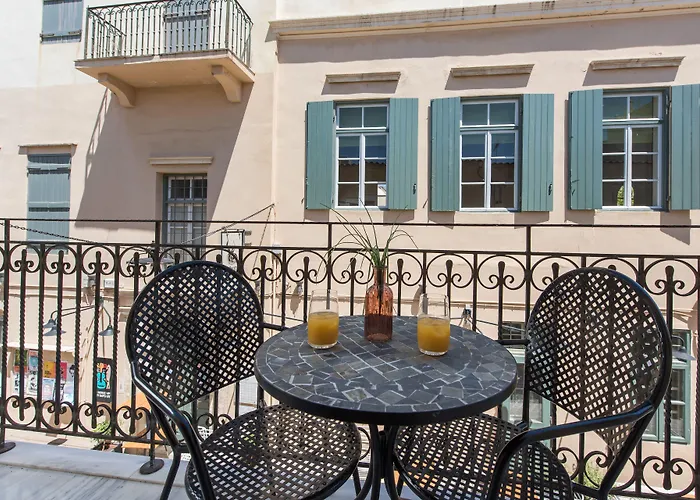 Minaret Suites And s