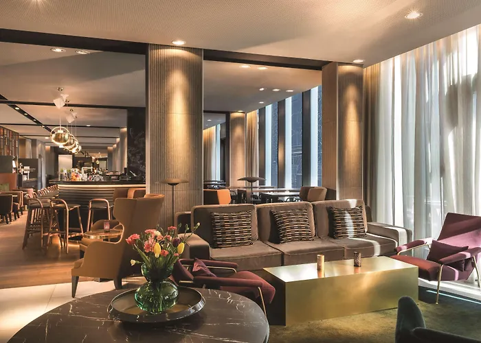 Hotel with pool: Adina Apartment Hotel Hamburg Speicherstadt