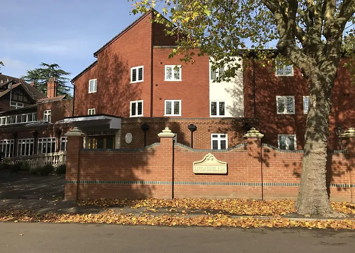 Hotels with tennis Linton Luton