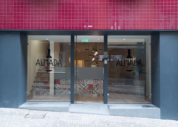 Almada Wine House - Tourism s