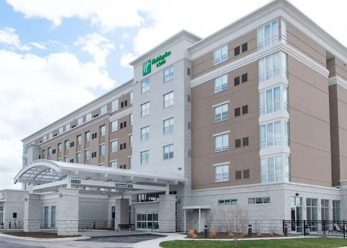 Central hotel: Holiday Inn & Suites - Farmington Hills - Detroit Nw By Ihg