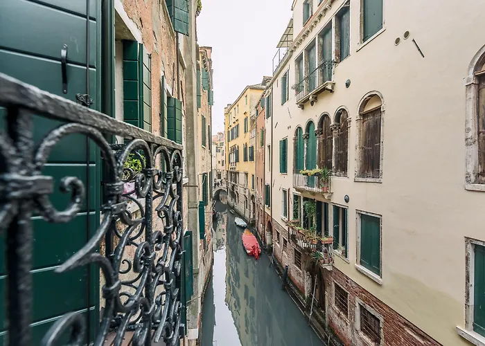 Charming Palace Corte del Teatro