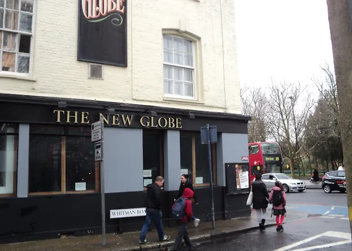B&B only: New Globe Hotel
