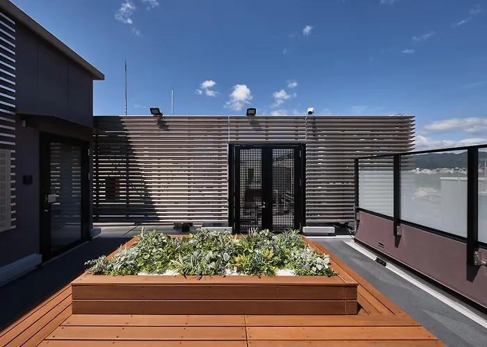 Cheap hotel: The Hedistar Hotel Kyoto Nijo Comic & Books