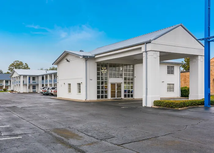 Studio 6-Alexandria, La