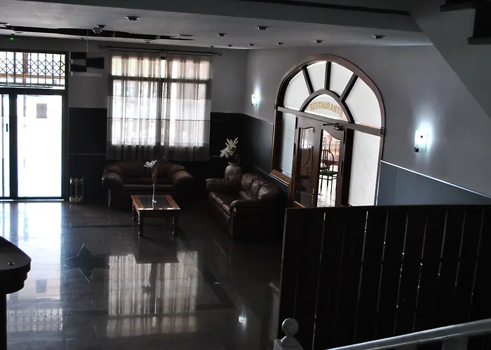  Restaurante Dama De