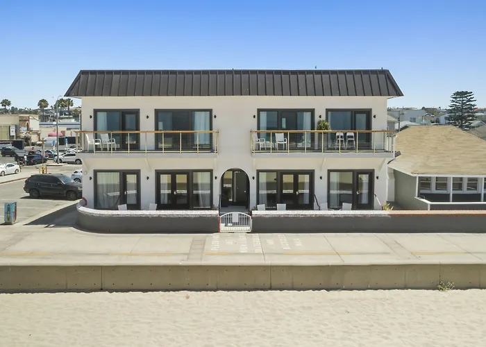 Pet Friendly hotel: Sea Sprite Beach Club