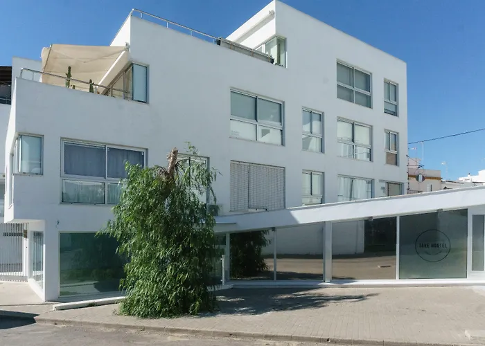 Resort: Take Surf Hostel Conil