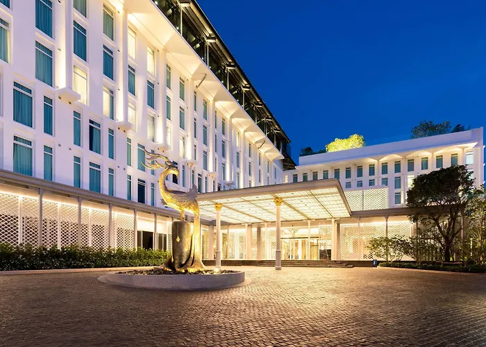 Family Hotel: Ramada Plaza By Wyndham Chao Fah Phuket