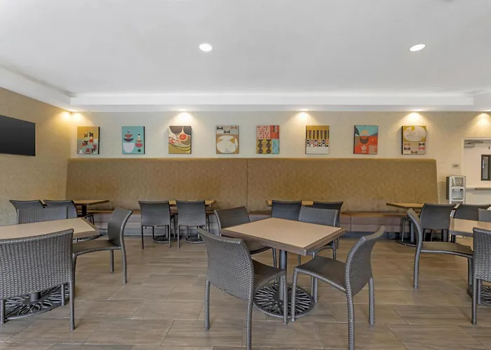 Romantic hotel: Best Western Plus Anaheim Inn