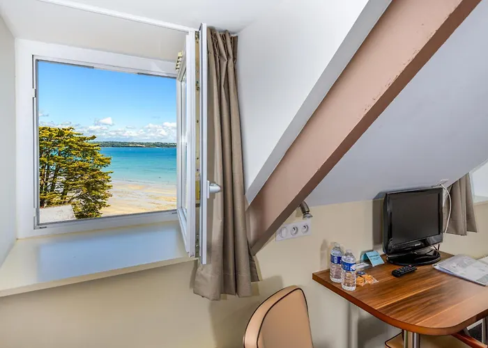 Hôtel accueillant les animaux: Logis Hotel Belle-Vue