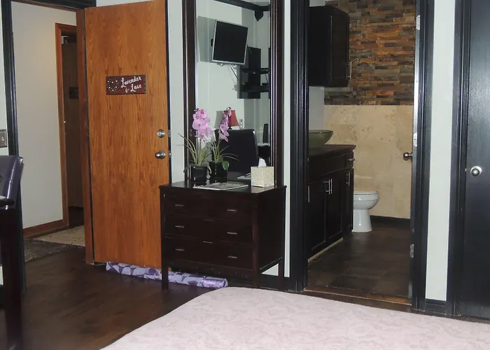 Whispering Pines Inn