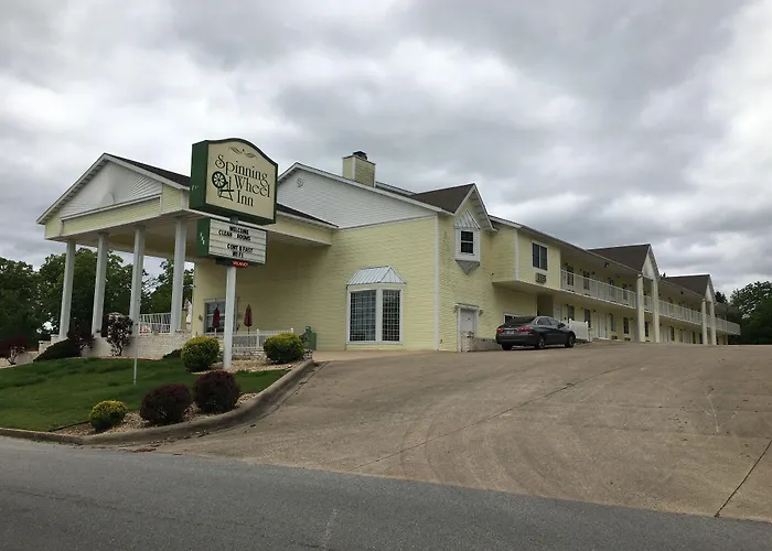 Dog friendly hotels Spinning Wheel Inn