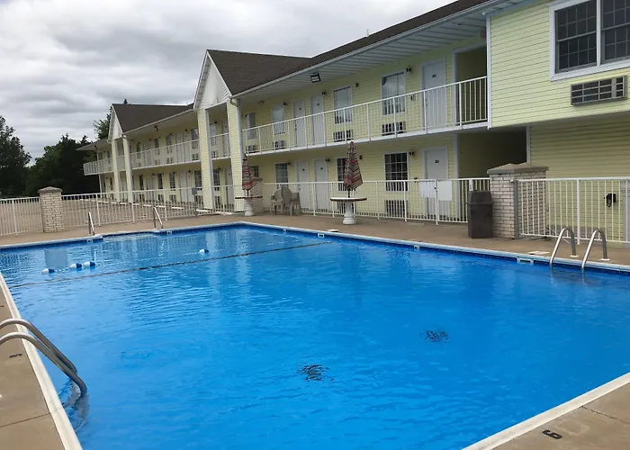 Dog friendly hotels Spinning Wheel Inn