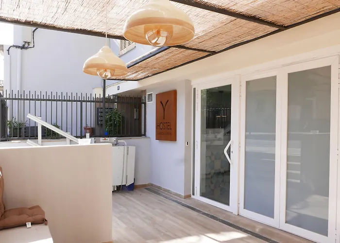 Y Hostel - Albergue Juvenil