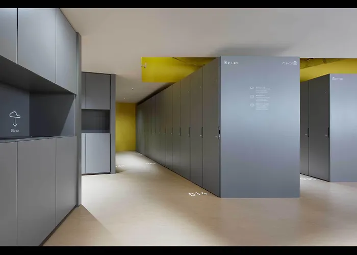 Central hotel: 9H Nine Hours Nakasukawabata Station