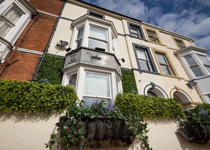 Guest house: Stamford Guest House, 3 Min Walk To Southport Lord St, With Parking & Perfect Getaway