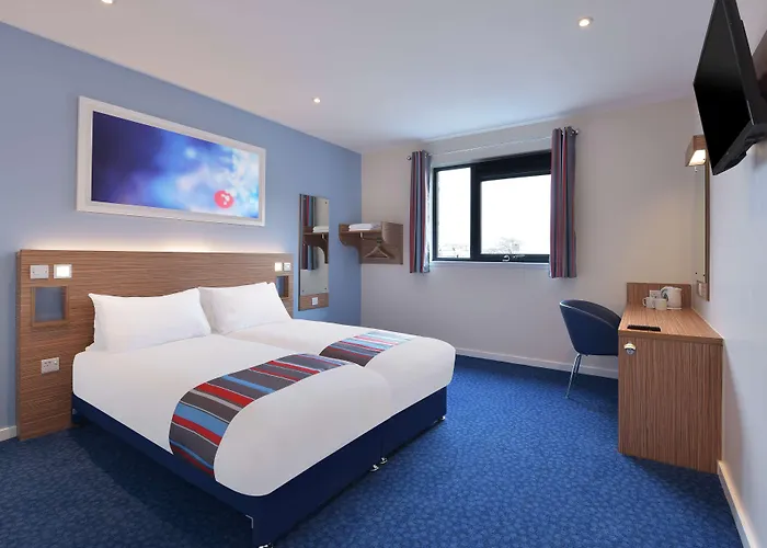 Travelodge Farnborough Central