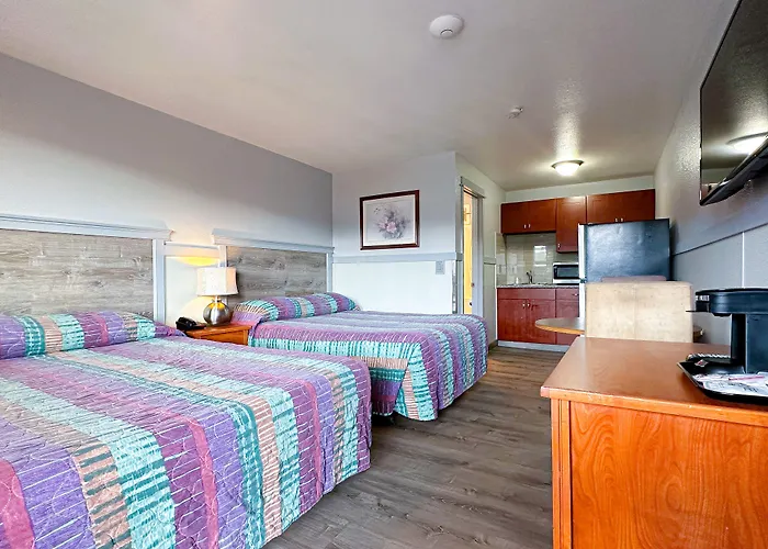 Motel: Emerald Best Motel