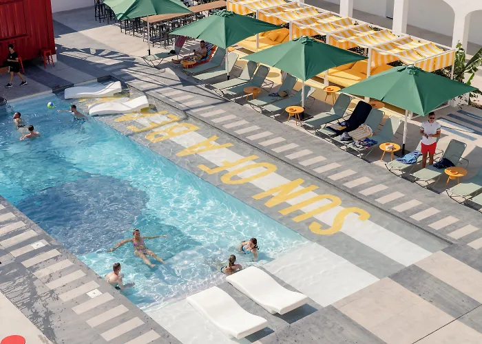 Resort: Ryans Lolas - Adults Only
