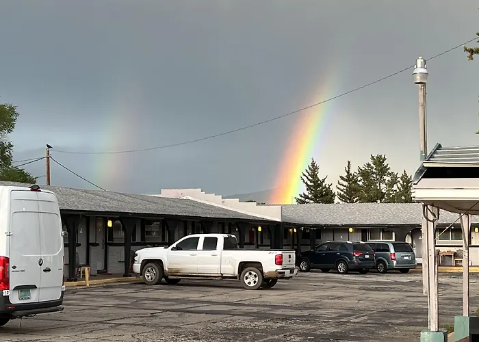 Rodeway Inn & Suites