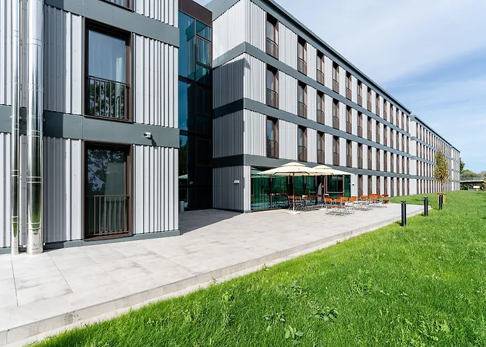 Hotel: Freshsuites & Bar