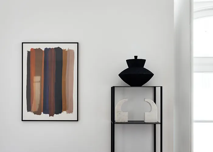 Apart hotel: The House On The Pink Street In Lisbon