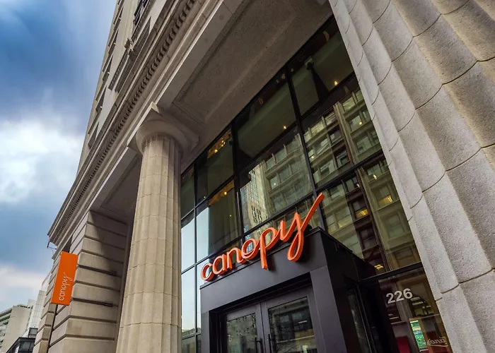 Resort: Canopy By Hilton Chicago Central Loop