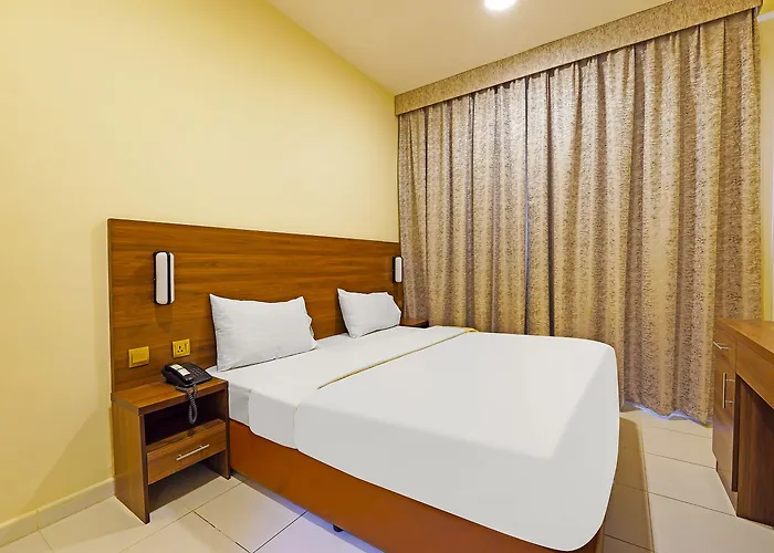 Oyo 925 Emirates Hotel