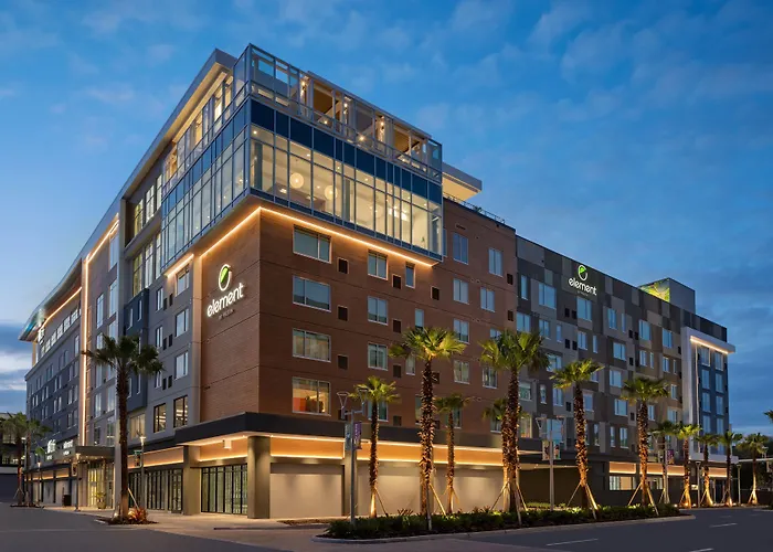 Luxury hotel only: Element Tampa Midtown