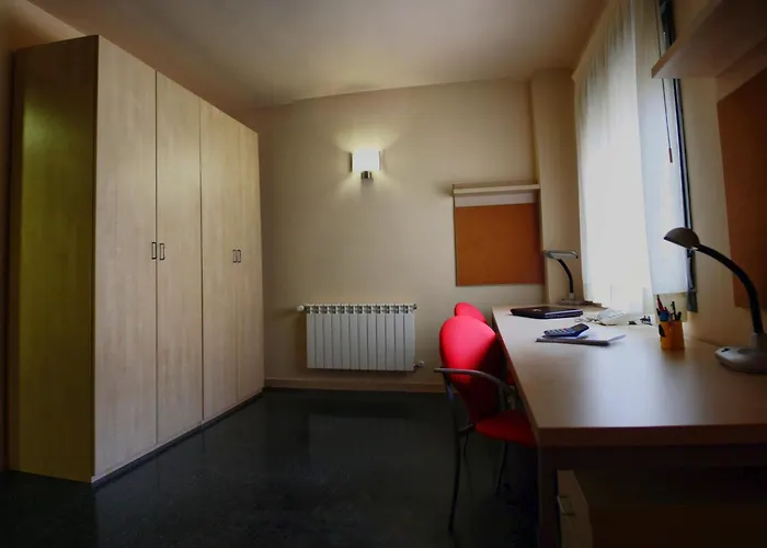 Alquiler de vacaciones: Residencia Universitaria Giner de Los Ríos