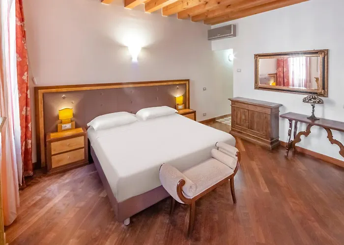 Hotel all'aeroporto: City Centre Rooms And Apartments