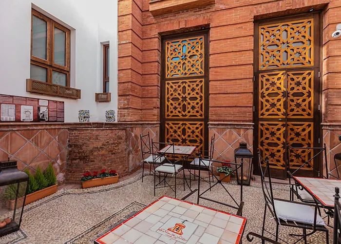 La Ermita Suites - Único Monumento De
