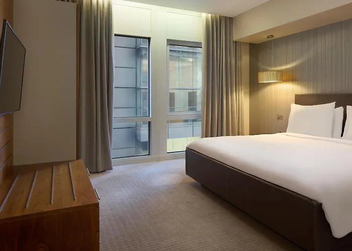 Luxury hotel only: Radisson Blu Hotel, London Canary Wharf East