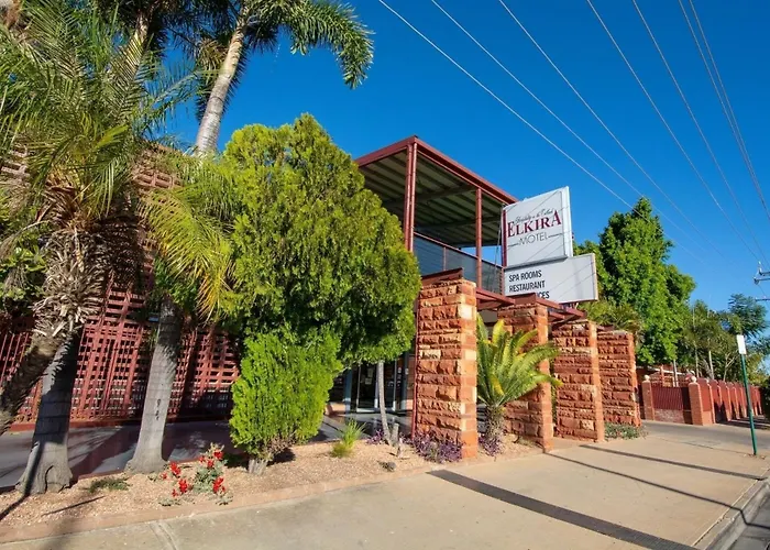 Motel: Elkira Court Motel