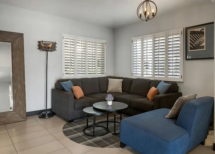 Romantic hotels City Express By Marriott Manhattan Beach