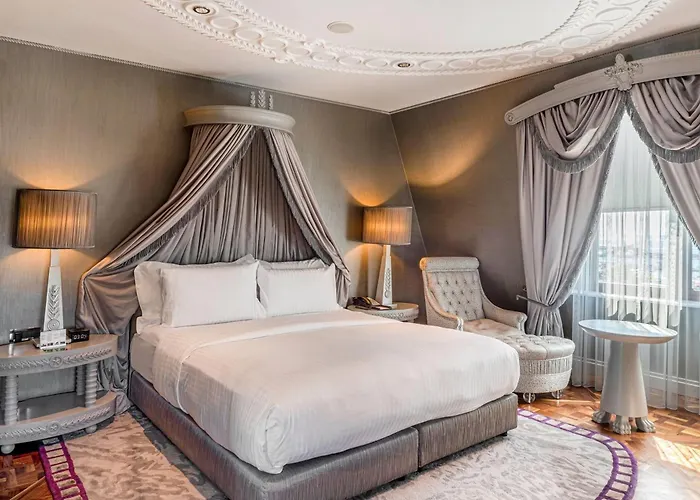 Romantic hotel: Wyndham Grand Istanbul Kalamis Marina Hotel