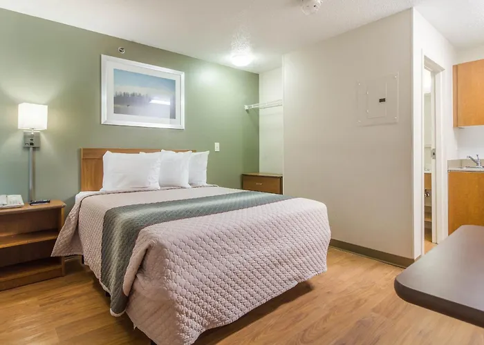 Motels Hometowne Studios By Red Roof Houston - Northwest