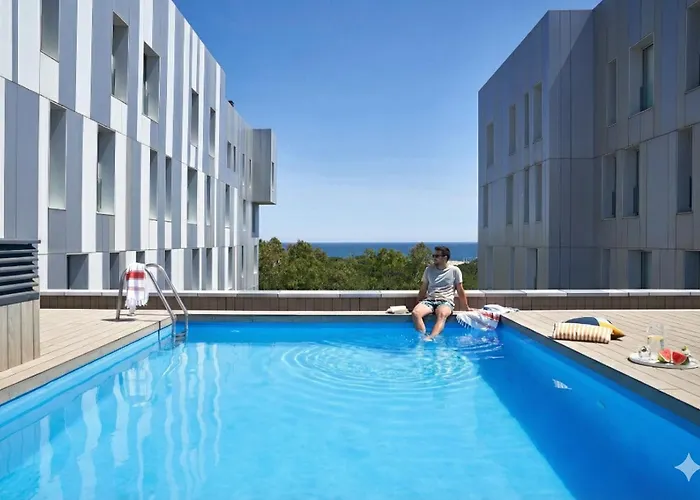 Lugaris Beach Apartments