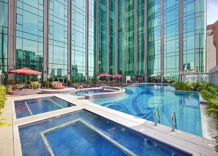 Hotel Jacuzzi: The Reverie Saigon
