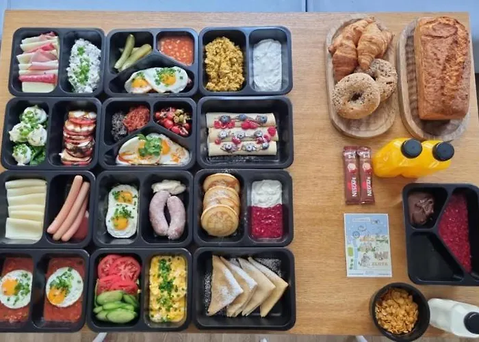 Apartamenty BalticON Polanki - Sauna, Fitness inclusive - Basen latem, Pool im Sommer