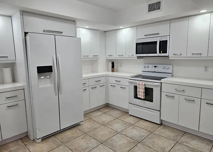 Vacation rental: Castle Beach Club Apartments