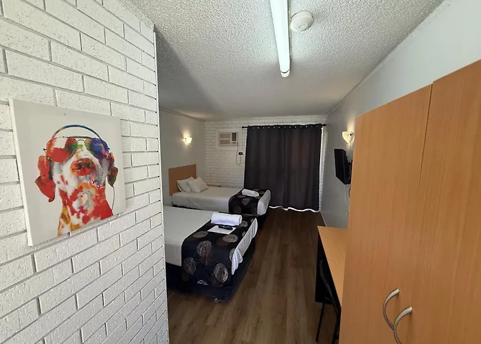 Motel: Budget Motel