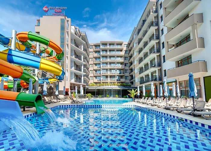 Hotel with pool: Best Western Plus Premium Inn