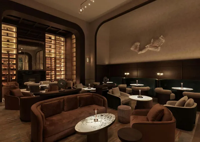 Luxury hotel only: The St. Regis Dubai, The Palm