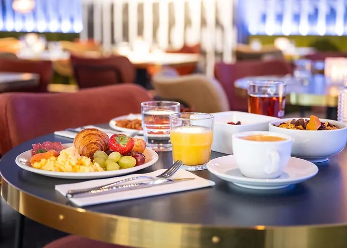 Luxury hotel only: Mercure Amsterdam North Station