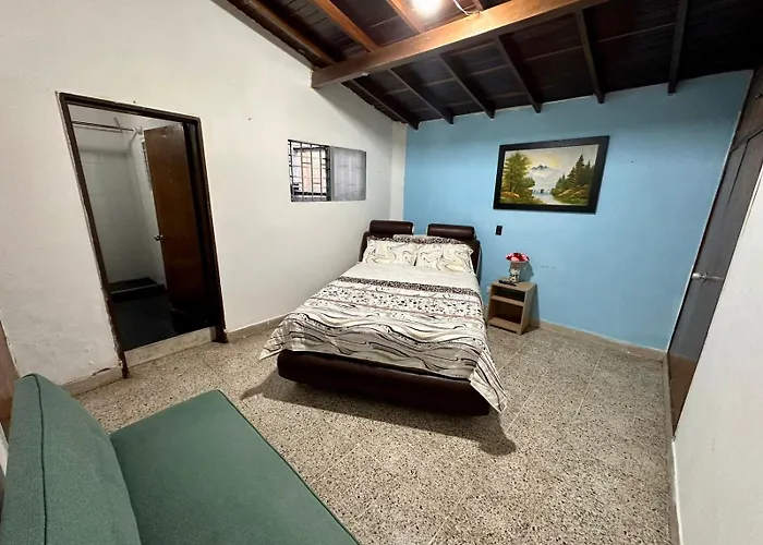 B&B: Hostel Urban City Medellin
