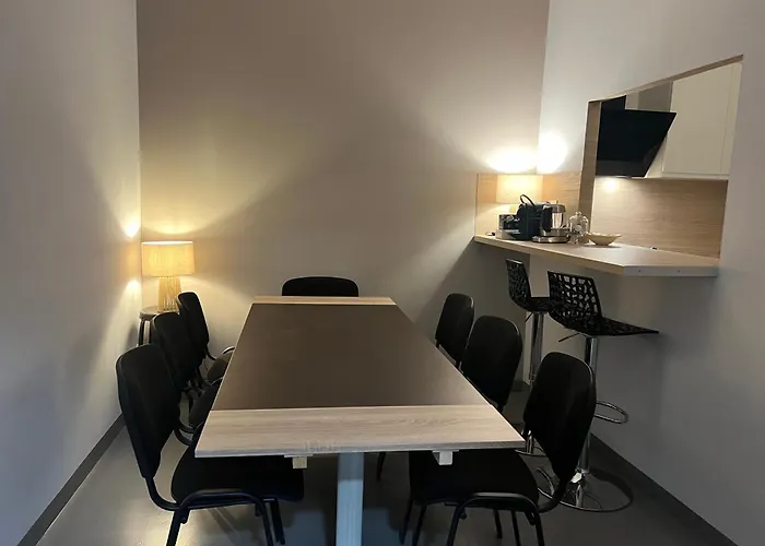 Hôtel pour familles: Loft 200m2 avec écran led géant de 10m2