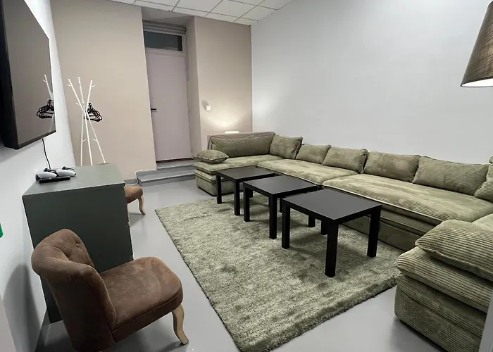 Hôtel pour familles: Loft 200m2 avec écran led géant de 10m2